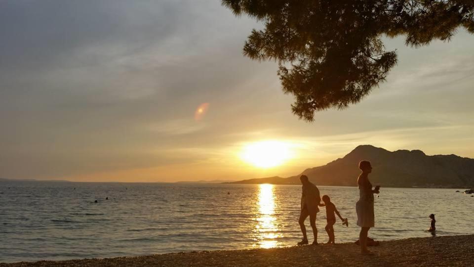 Apartman On The Beach - Nemira, Omis Apartment ภายนอก รูปภาพ
