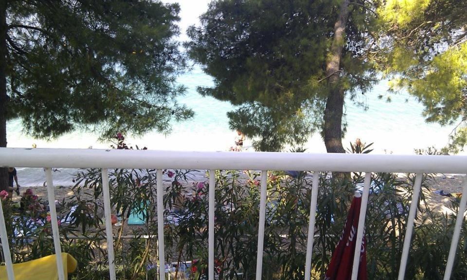 Apartman On The Beach - Nemira, Omis Apartment ภายนอก รูปภาพ