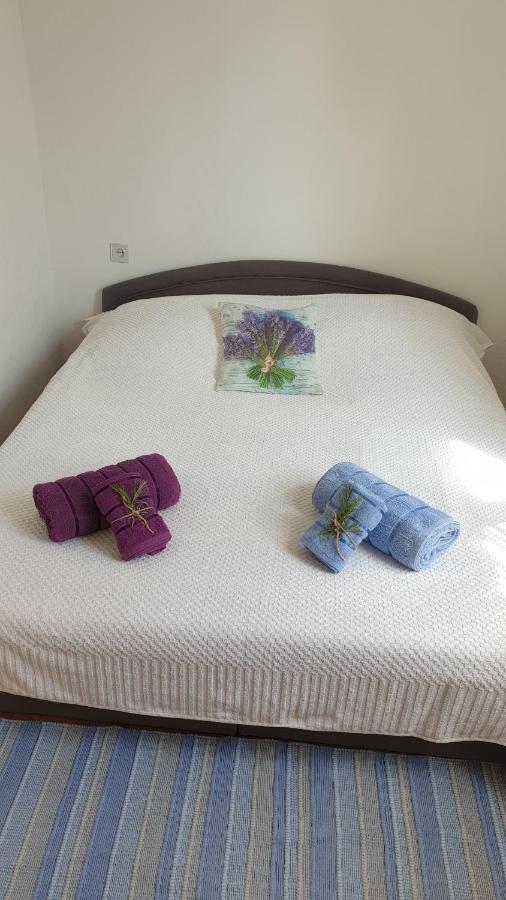 Apartman On The Beach - Nemira, Omis Apartment ภายนอก รูปภาพ